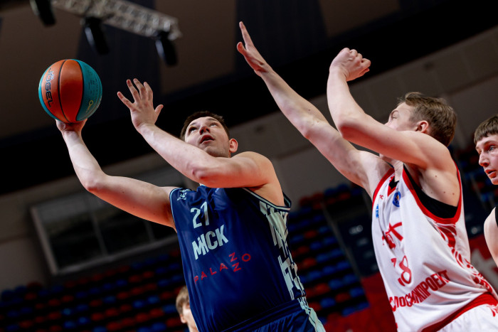 «МИНСК-М» уступает в стартовом матче серии